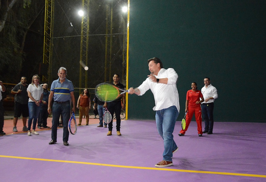 Pone en marcha alcalde FFC rehabilitación de canchas de frontenis en deportivo Pone en marcha alcalde FFC rehabilitación de canchas de frontenis en deportivo