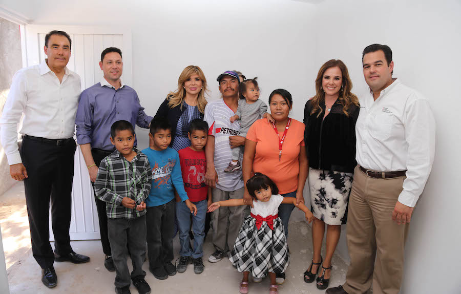 Lleva Gobernadora Pavlovich apoyos productivos y de vivienda a Puerto Peñasco