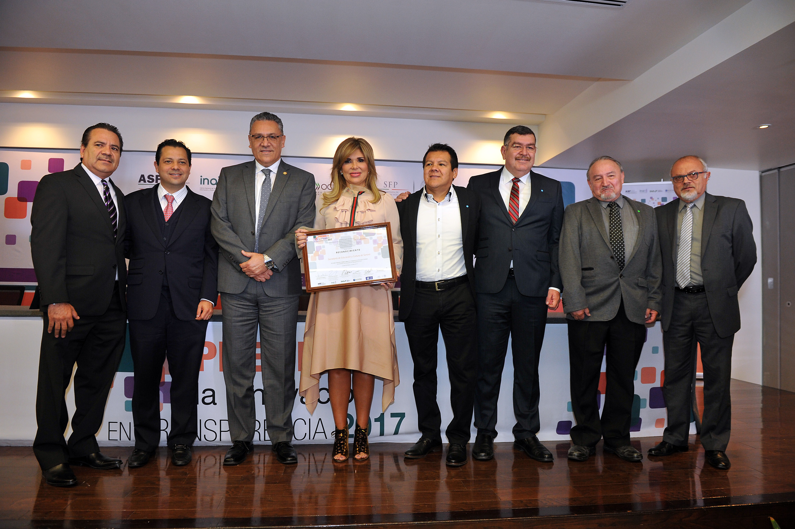 Premian a Gobernadora Pavlovich en Innovación en Transparencia 2017
