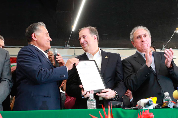 Los pobres del PRI dan bienvenida al responsable de la debacle económica