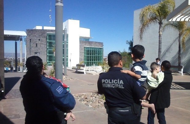 6 niños abandonados en Nogales ¿Alguien a cargo de esta agenda? 6 niños abandonados en Nogales ¿Alguien a cargo de esta agenda?