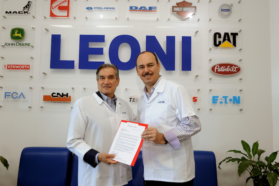 Reconoce Secretario de Economía a Planta Leoni por generación de empleo