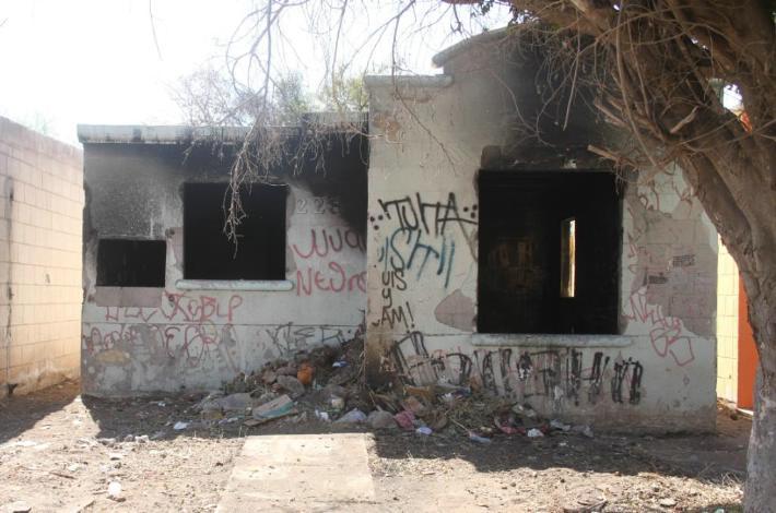 No abandonaron la casa, huyeron de las ratas No abandonaron la casa, huyeron de las ratas