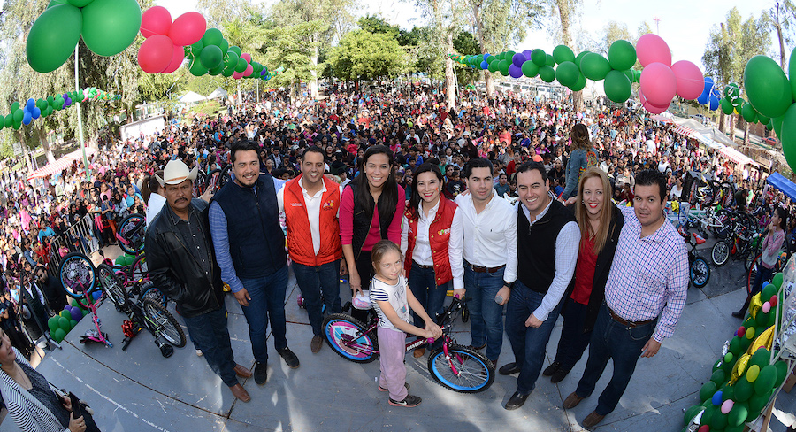Celebran familias cajemenses con posada navideña