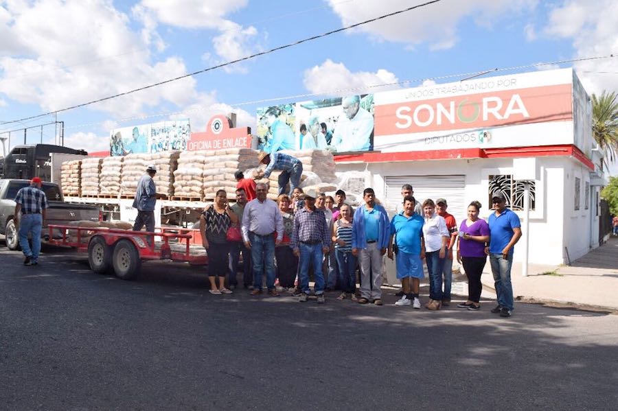 Más de 100 familias de Navojoa son beneficiadas por la congregación Mariana Trinitaria Más de 100 familias de Navojoa son beneficiadas por la congregación Mariana Trinitaria