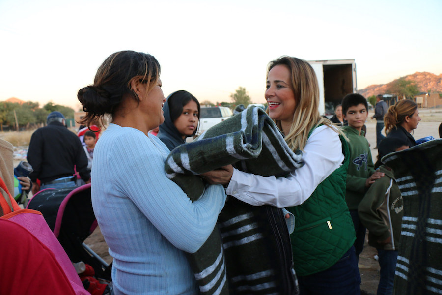 Flor Ayala comparte abrigo a familias por temporada invernal