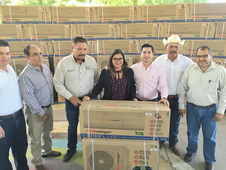 Gestiona Emeterio Ochoa equipos de aires acondicionados para 35 escuelas Gestiona Emeterio Ochoa equipos de aires acondicionados para 35 escuelas