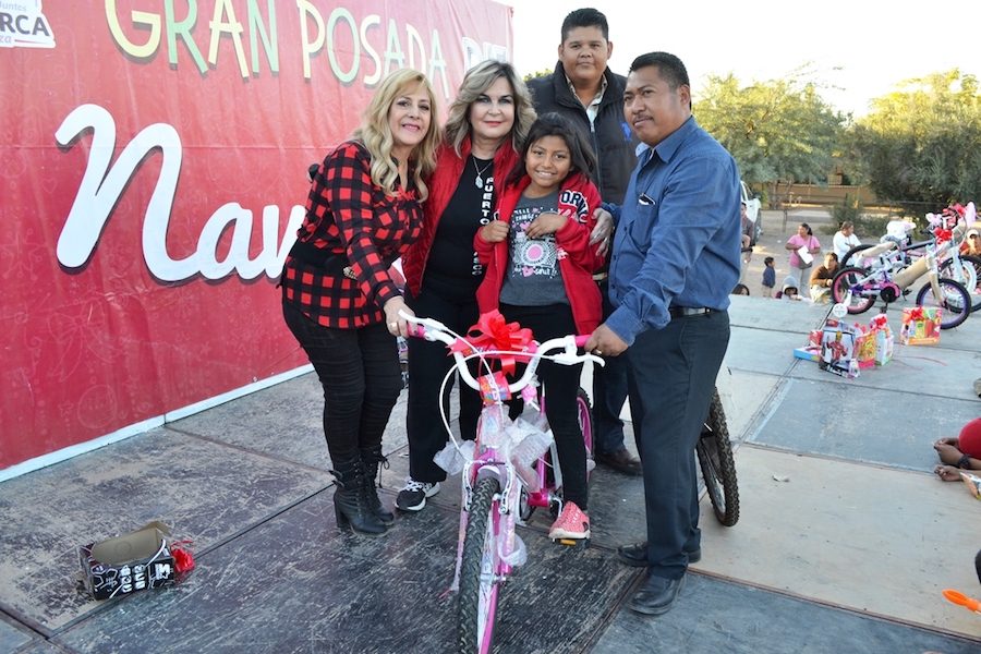 Llevan posada navideña a niños de la Costa de Caborca
