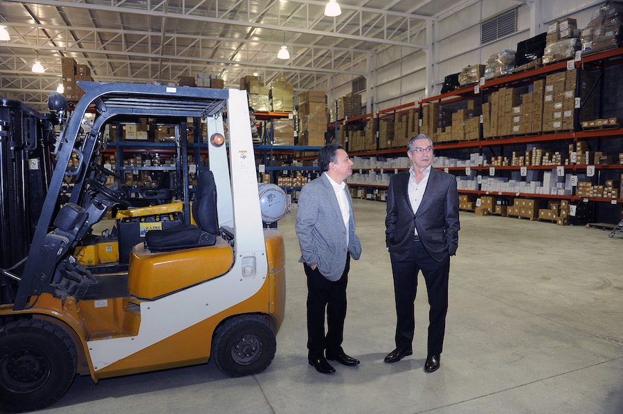 Inaugura Secretario de Economía Centro de Distribución de Refriauto