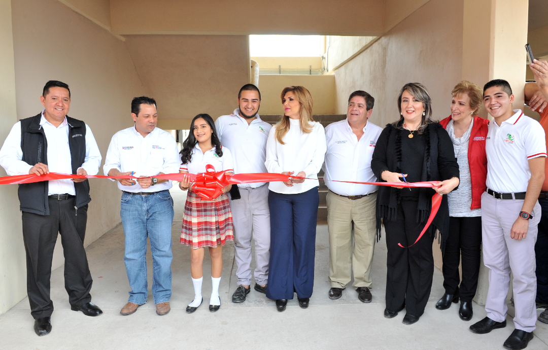 Entrega Gobernadora Pavlovich dos nuevos edificios a CECyTE