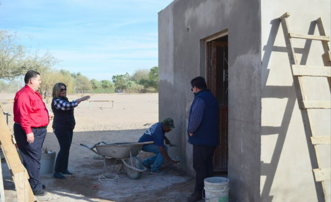 Recorre Karina García avances de diferentes obras Recorre Karina García avances de diferentes obras
