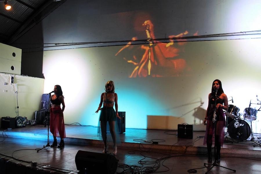 Invita IMCA a Guerra de Bandas de Perro Androide