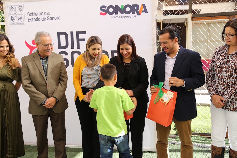 Niños de Jineseki son beneficiados por ICATSON Niños de Jineseki son beneficiados por ICATSON