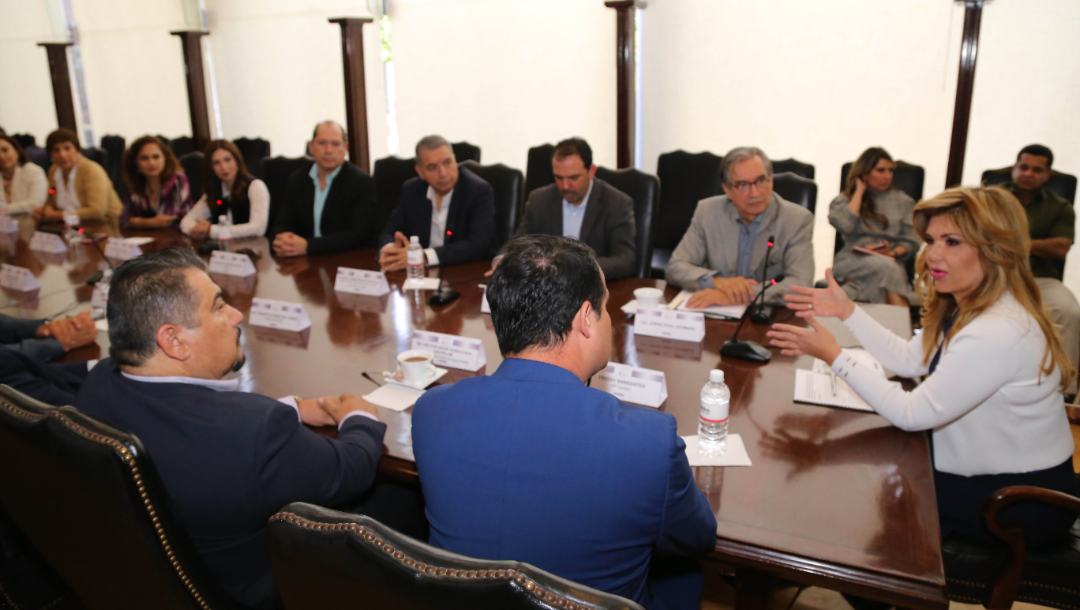 Concreta Gobernadora Pavlovich dos mil nuevos empleos en industria textil