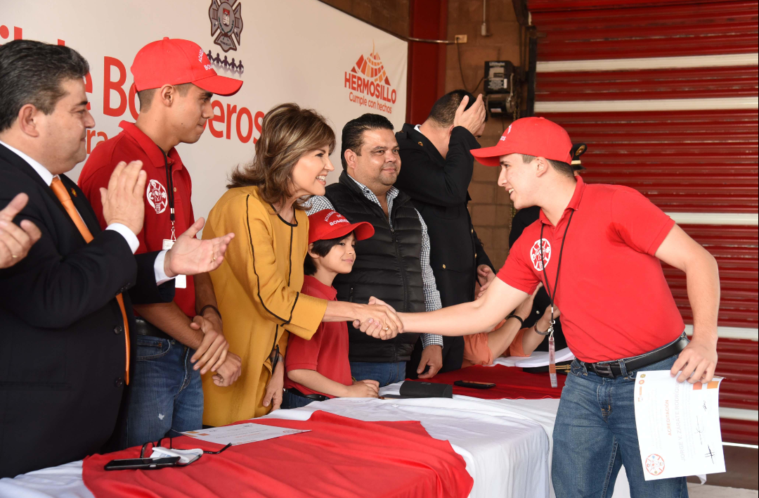 Encabeza Presidenta Municipal graduación de Segunda Generación de la Academia Juvenil de Bomberos