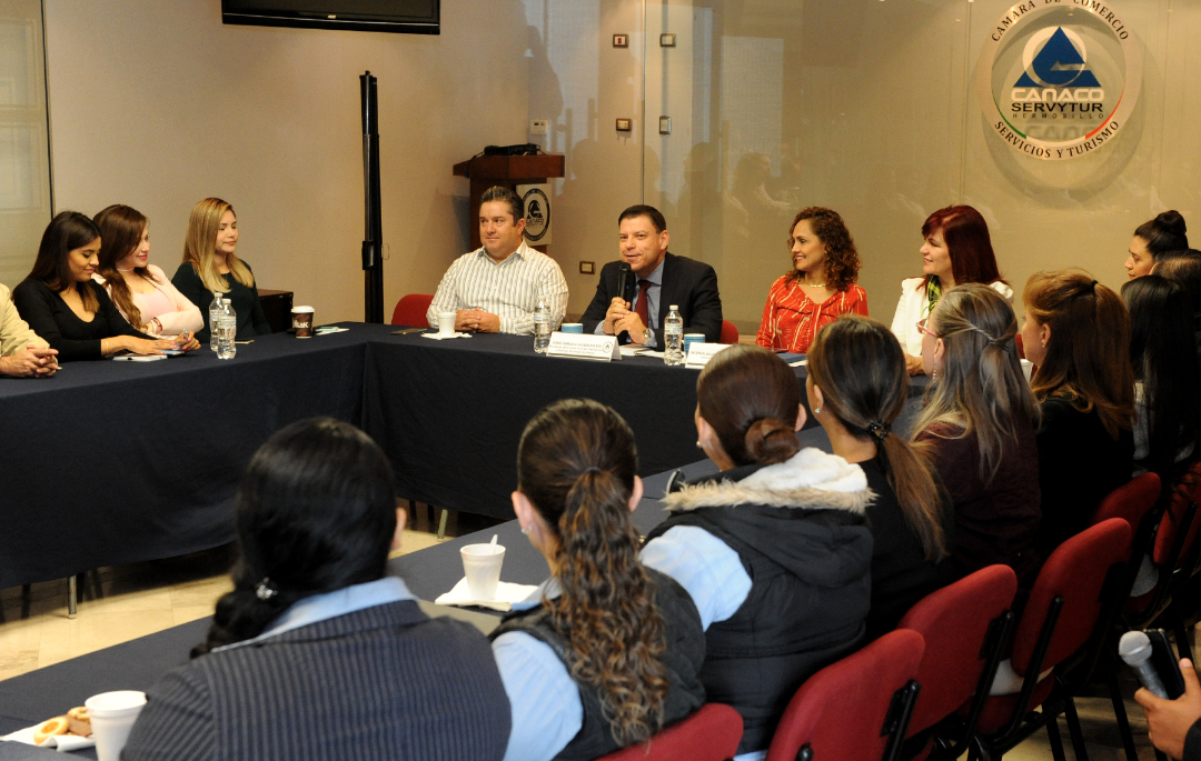 Capacita Junta Local de Conciliación y Arbitraje a miembros de CANACO SERVYTUR Hermosillo