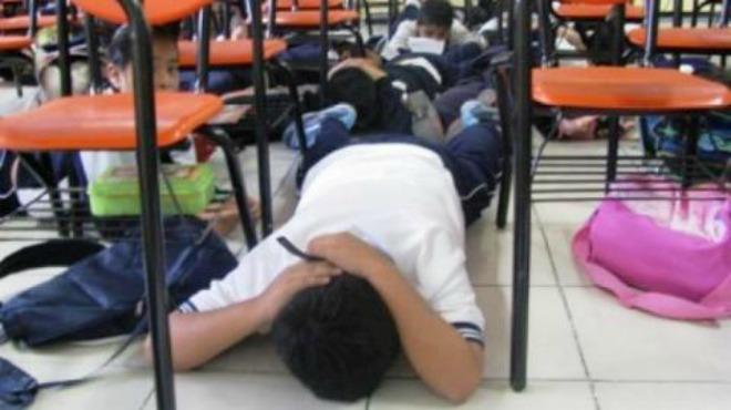 Escuelas enseñan códigos de sobrevivencia, en caso de balaceras