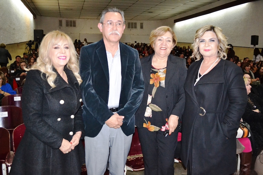 Un éxito conferencia de Cesar Lozano en Caborca
