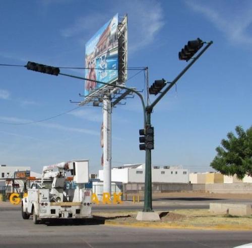 Reforzará CIDUE seguridad vial en bulevar Navarrete con nuevo semáforo Reforzará CIDUE seguridad vial en bulevar Navarrete con nuevo semáforo