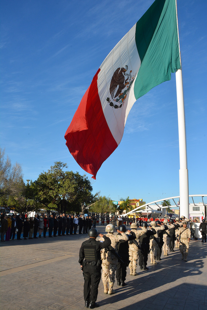 Llevan a cabo en Cajeme desfile conmemorativo por el Día de la Bandera