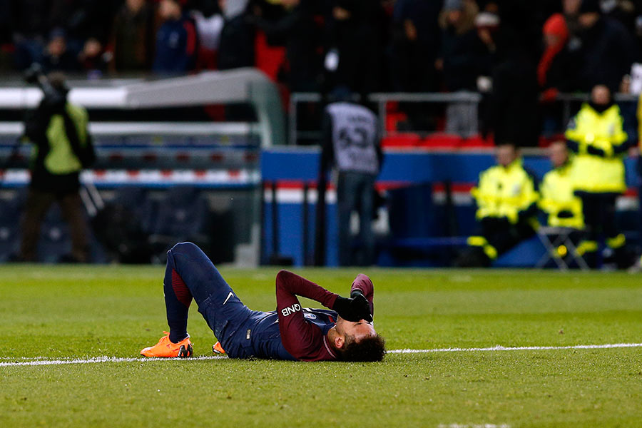 Lesión de Neymar ensombrece goleada del PSG