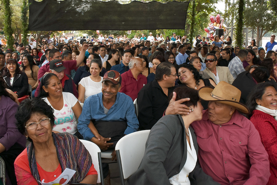 Las bodas masivas se promueven por ¿moralidad, mochería? Las bodas masivas se promueven por ¿moralidad, mochería?