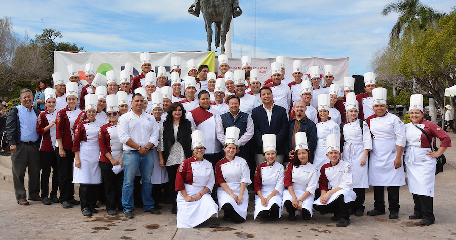 Un éxito la primera gran tamaliza y bazar de DIF Cajeme y Universidad Vizcaya