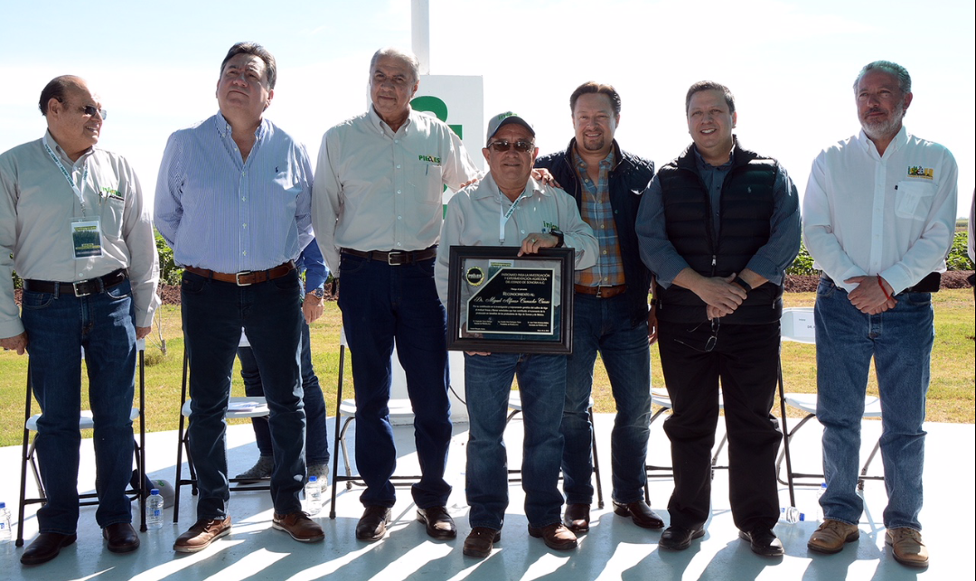 Destaca alcalde Faustino Félix Chávez el compromiso de productores en investigación agrícola