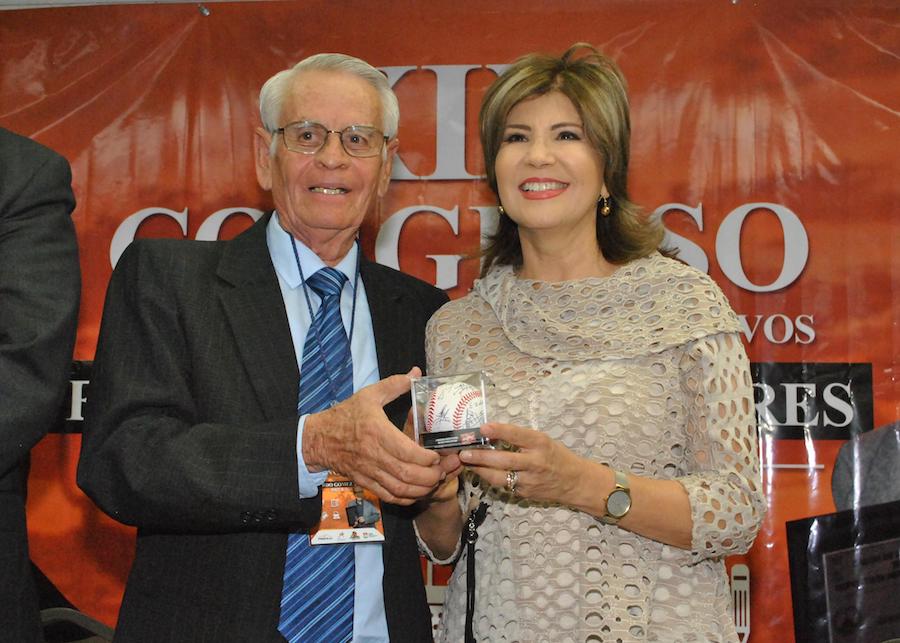 Inaugura Presidenta Municipal XIX Congreso Estatal de Cronistas Deportivos