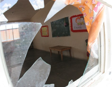 12 escuelas robadas ¿Y? Desvalijan casas con los dueños adentro