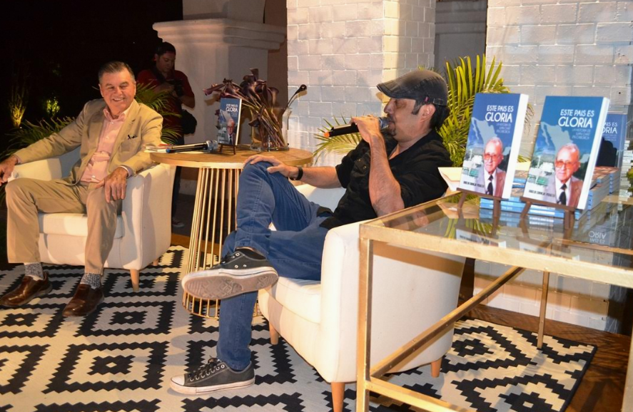 Excelente concurrencia en la presentación del libro Este País es Gloria