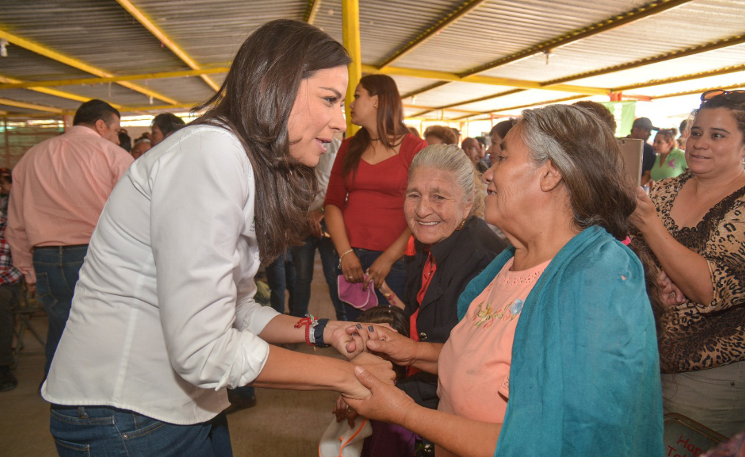Respaldan habitantes del Tobarito a Anabel Acosta