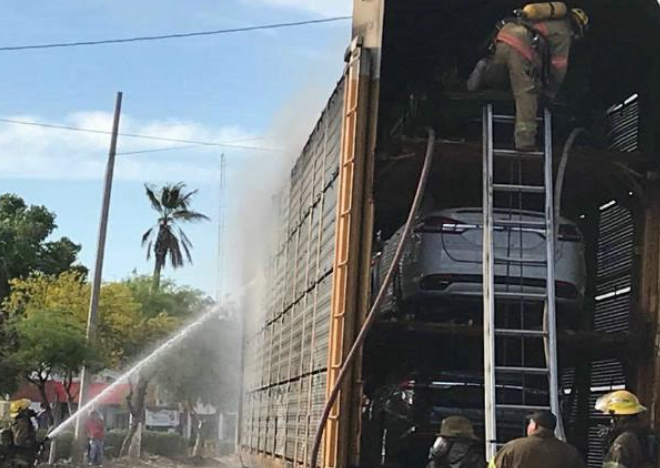 El incendio del vagón con 15 autos de Ford ¿un hecho fortuito? El incendio del vagón con 15 autos de Ford ¿un hecho fortuito?