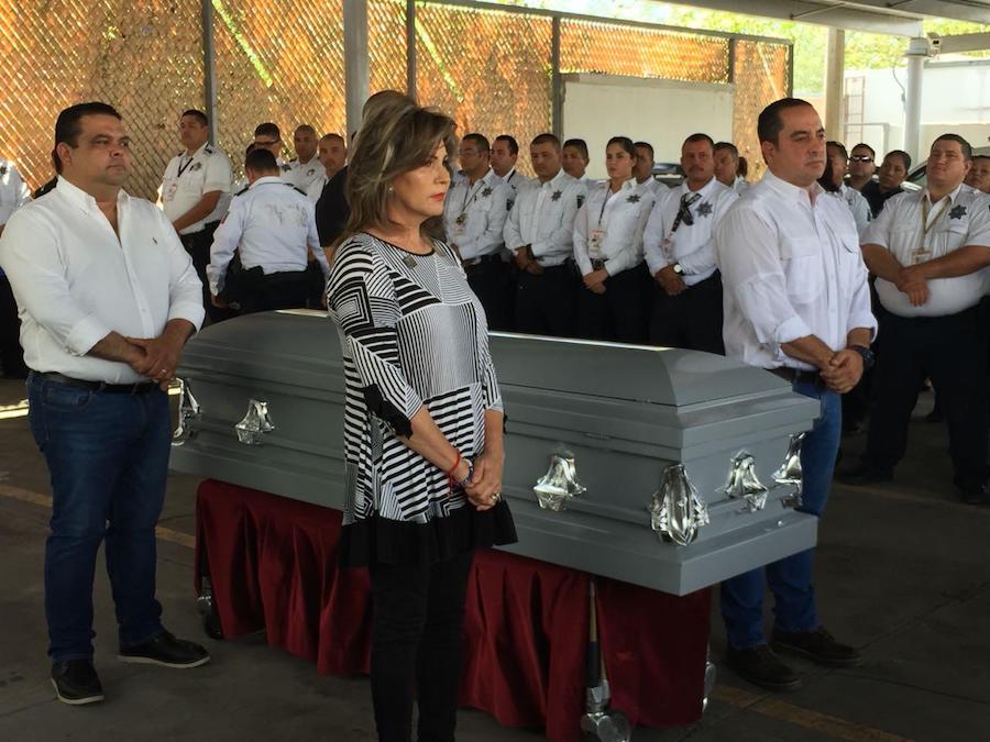Rinde Presidenta Municipal pase de lista póstumo a agente de Tránsito Rinde Presidenta Municipal pase de lista póstumo a agente de Tránsito