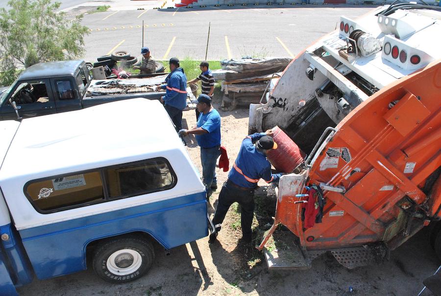 Reanudan recolección de basura con trabajo extraordinario
