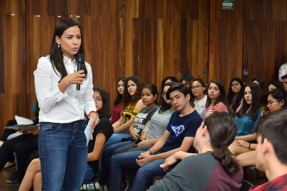 Presenta Anabel Acosta sus propuestas a estudiantes de Tecmilenio