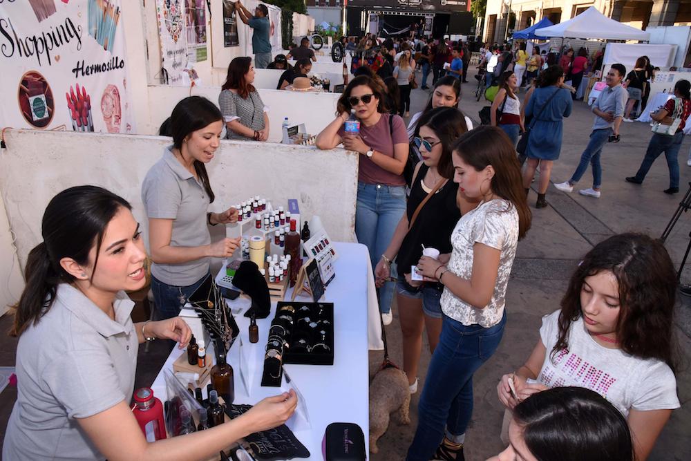 Festejan en Víactiva el Día de las Madres