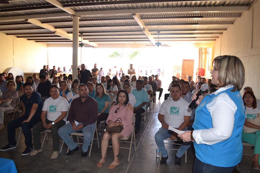 Cierra filas SNTE con Karina García en pos de la Diputación