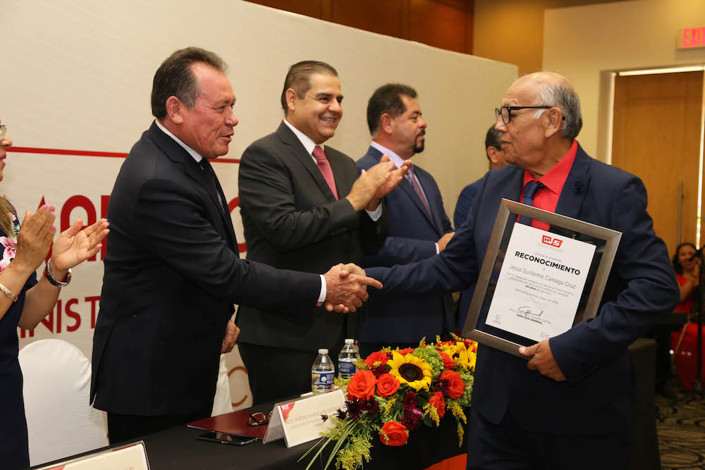 Reconoce COBACH a personal docente, administrativo y servicios generales