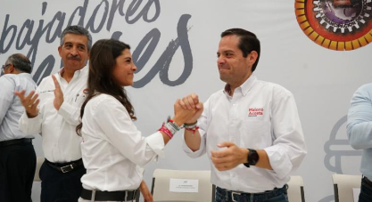 Firman compromisos trabajadores con Sylvana Beltrones y Maloro Acosta