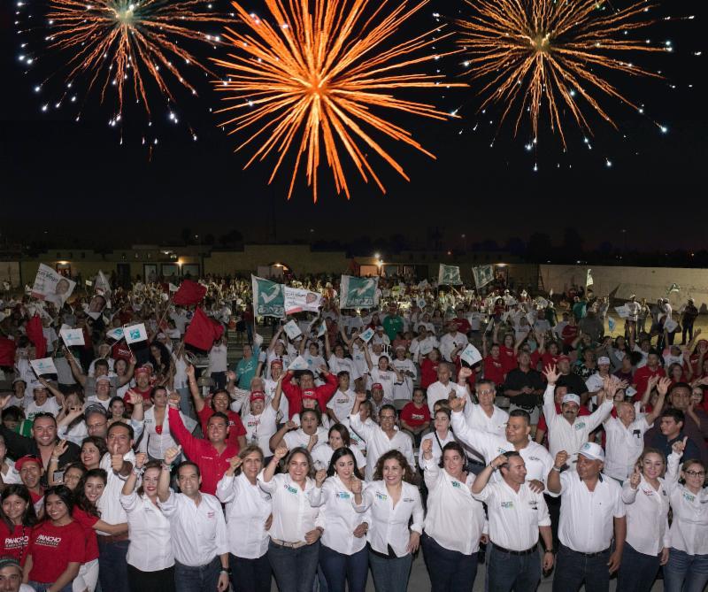 Gran cierre en Puerto Peñasco;  miles respaldan a Maloro y toda la fórmula