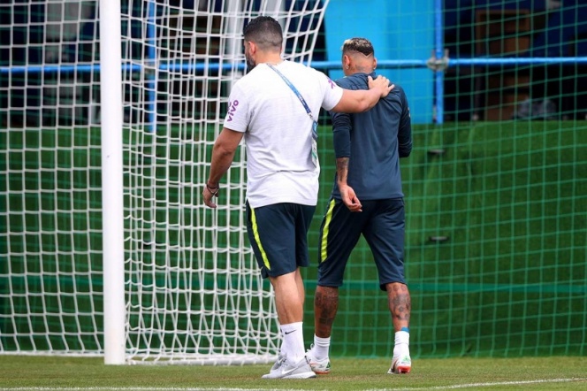 Neymar abandona entrenamiento de Brasil