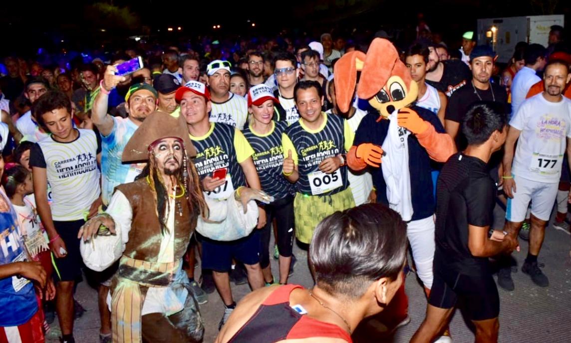 Miles participan en la carrera para Renovar Hermosillo