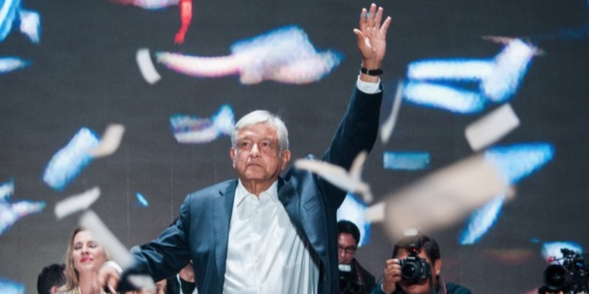 ¿Sigue en campaña López Obrador? ¿No debería parar el reparto de limosna?