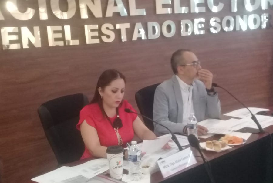 Entregan constancias a diputados federales electos Entregan constancias a diputados federales electos