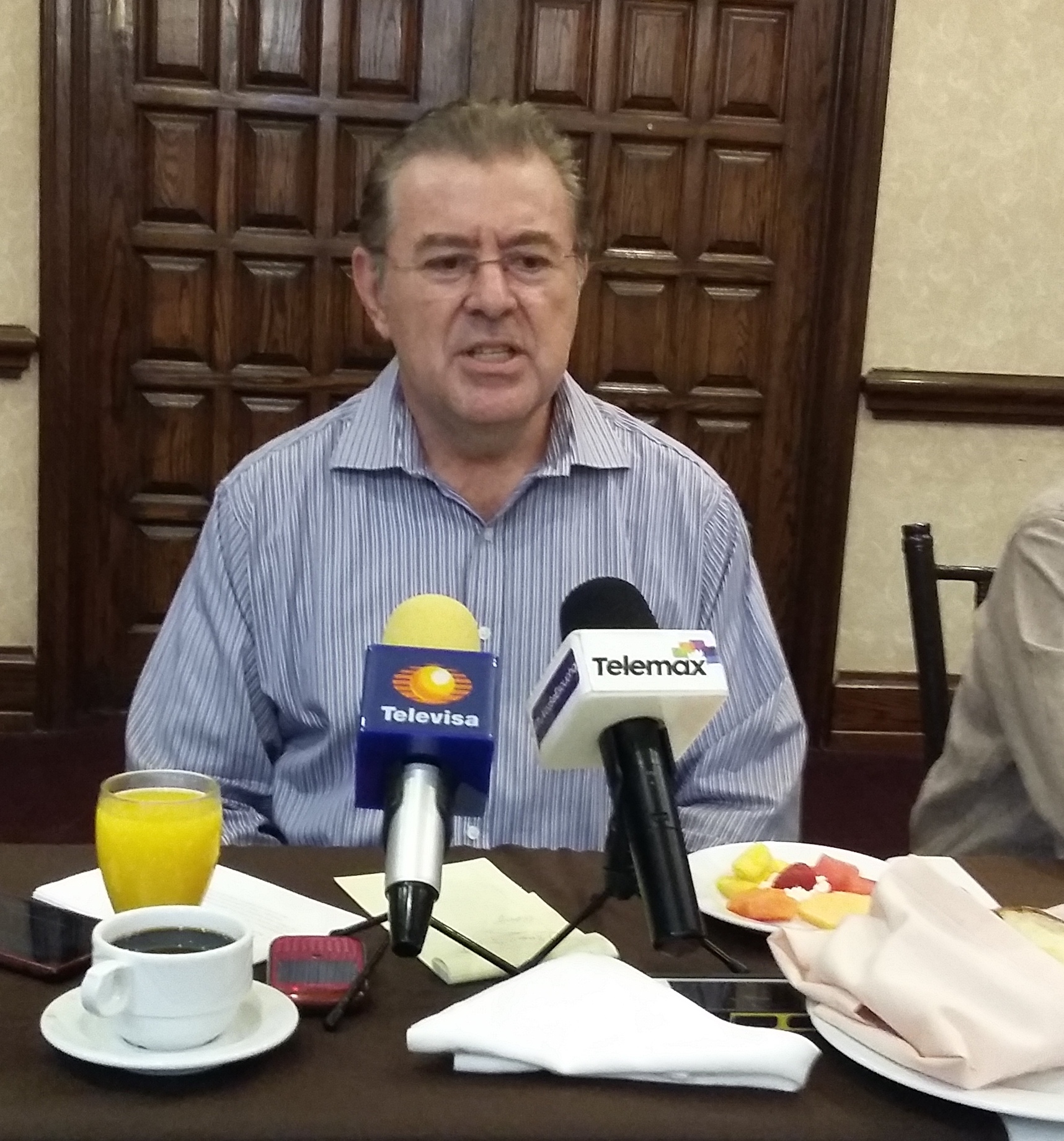 Presenta renuncia Francisco Búrquez al PAN
