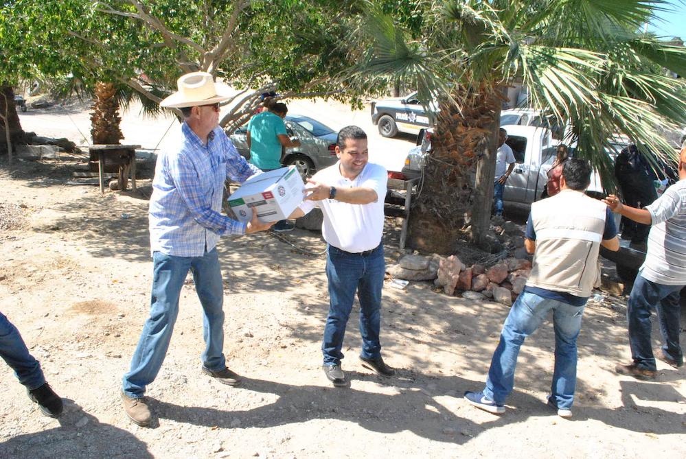 Lleva Presidenta Municipal apoyos del FONDEN comunidades del Poniente de Hermosillo Lleva Presidenta Municipal apoyos del FONDEN comunidades del Poniente de Hermosillo