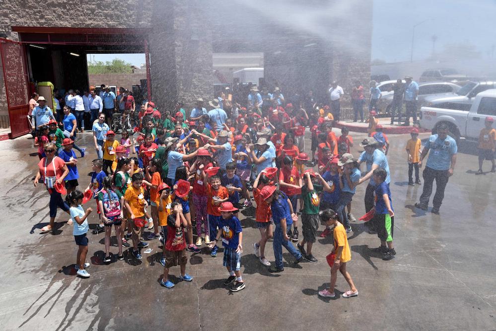 Culmina campamento de Bomberos para niños