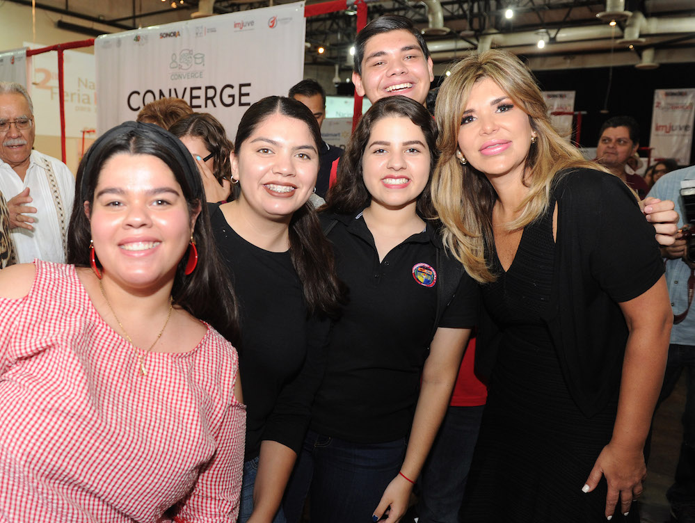 Pone en marcha Gobernadora Feria del Empleo para Jóvenes Pone en marcha Gobernadora Feria del Empleo para Jóvenes