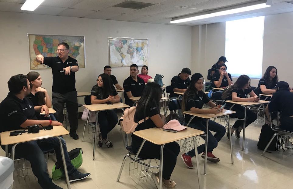Brindarán estudiantes sonorenses asesorías de Inglés en Quintana Roo